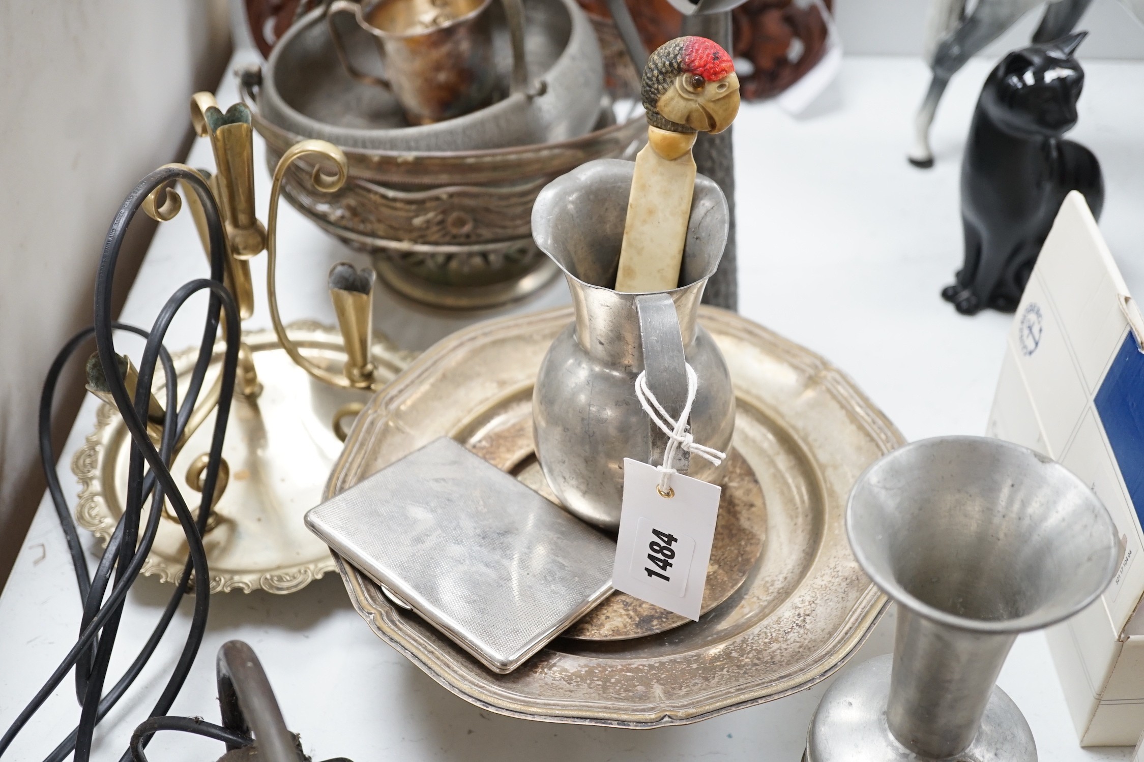 A quantity of various metal wares